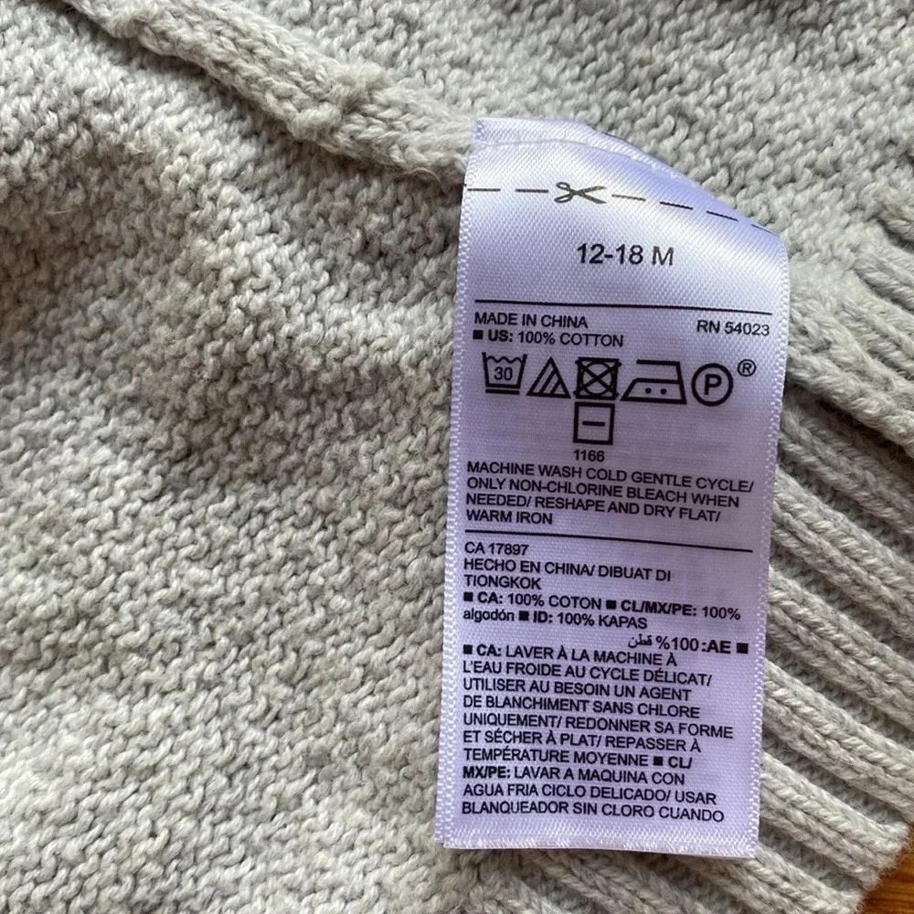 Old‎ Navy 12-18 Month Light Gray Knit Cotton Cardigan